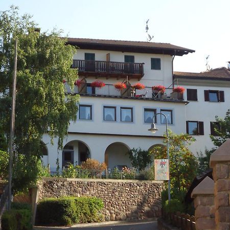 Gasthof Zum Roessl San Genesio Atesino Bagian luar foto