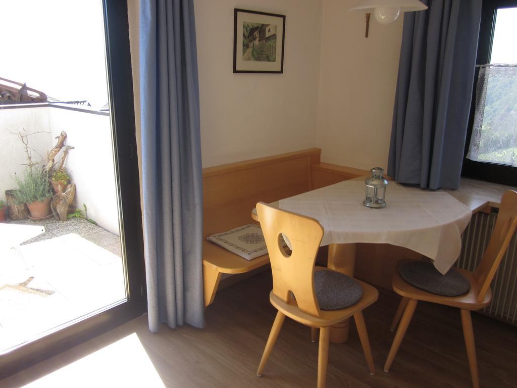 Gasthof Zum Roessl San Genesio Atesino Ruang foto