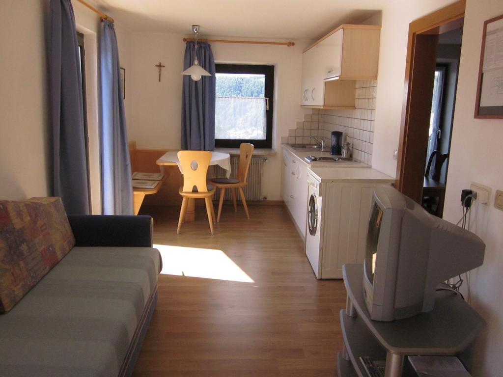 Gasthof Zum Roessl San Genesio Atesino Ruang foto