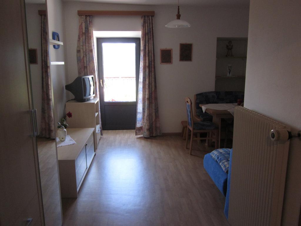 Gasthof Zum Roessl San Genesio Atesino Bagian luar foto