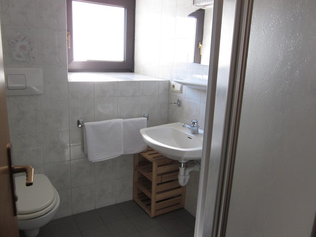 Gasthof Zum Roessl San Genesio Atesino Ruang foto