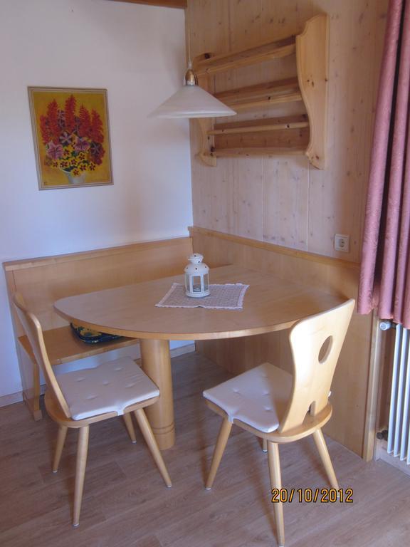 Gasthof Zum Roessl San Genesio Atesino Ruang foto